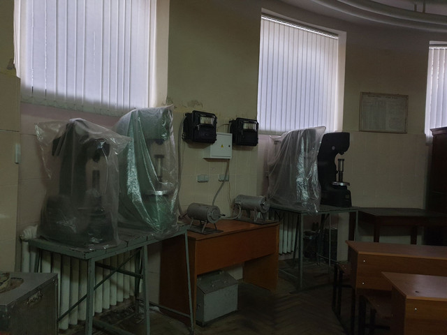 Твердоміри в чохлах бо зараз локдаун