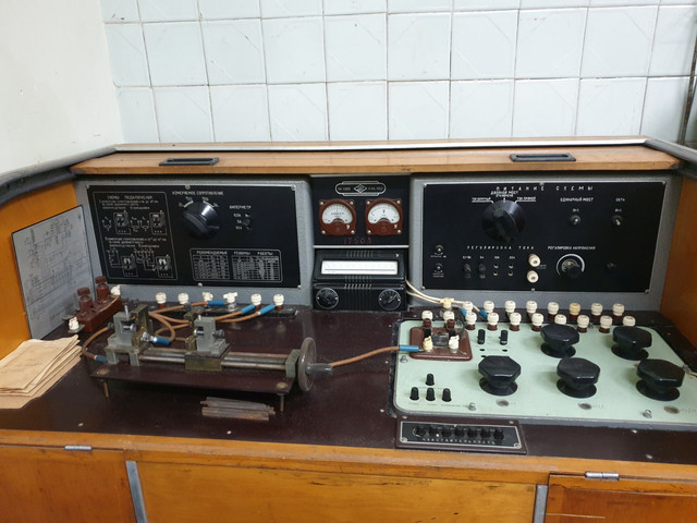 Подвійний міст для вимірювання ну дуууже малих опорів