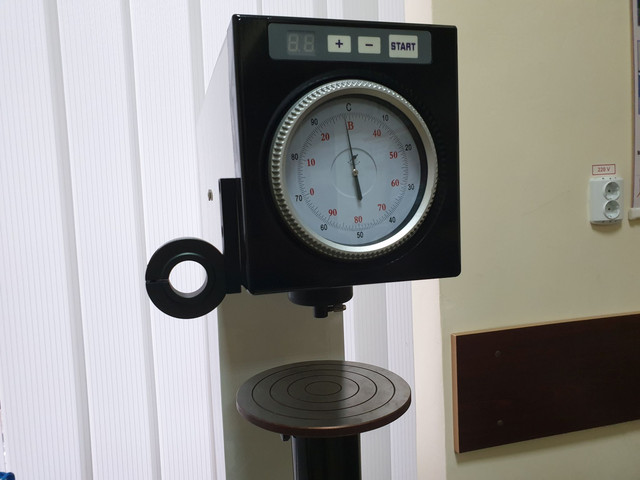 Вимірювач твердості поверхні