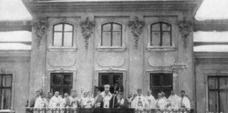 Спільне фото, зроблене у 1926 р. з нагоди 25 річчя інтронізації Андрея Шептицького на митрополичому троні Галицьких владик