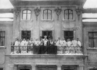 Спільне фото, зроблене у 1926 р. з нагоди 25 річчя інтронізації Андрея Шептицького на митрополичому троні Галицьких владик