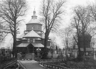 Церква Різдва Богородиці в селі Ясениця-Сільна