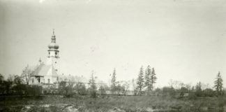 Костел бернардинів в Жвирці на невідомих ретро фото Костел бернардинів в Жвирці , 1951 р.