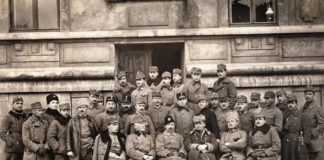 Представники Генерального штабу УГА прибули до Ходорова, де в лютому 1919 року відбувалися переговори Фото: wikimedia Фото: wikimedia