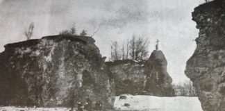 Чортова Скеля. Фото Ч. Павловського з подорожі Академічного Клубу Туристичного. "Путівник по Ґаліції" 1914 р.