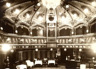 Інтер'єр залу театру "Bagatela" (1925–1927 pp.). З архівної колекції Театру ім. Леся Курбаса.