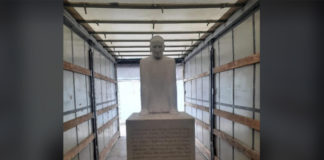 Пам'ятник священнику УГКЦ отцю Омеляну Ковчу