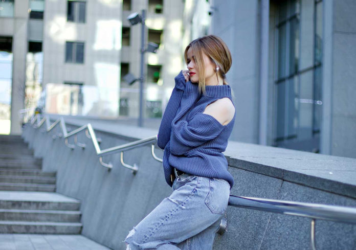 Співачка SOWA