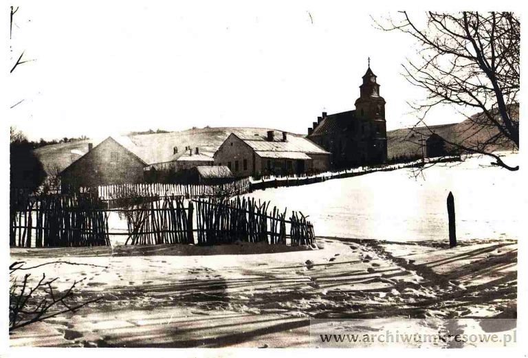 Костел в с. Козаки, 1916 р. (Джерело: http://archiwumkresowe.pl)