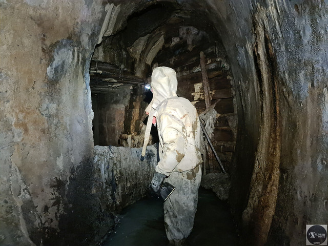 На вулиці Городоцькій він зменшується і переходить в тупик. А саме в замурований старий колектор. Тут по «апендициту» що ліворуч вода повертає в новий колектор