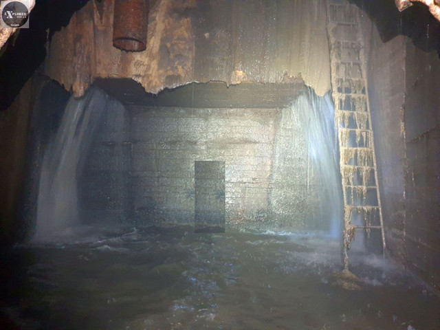 На протилежній стороні водоспаду