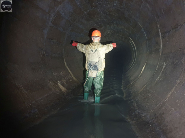 Широкий колектор після водоспаду. Відео звідти буде за кілька абзаців вниз