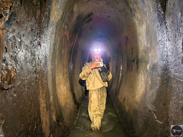 А це, для порівняння, ділянка колектора від церкви Ольги і Єлизавети і до площі Привокзальної. Переріз тут значно більший!