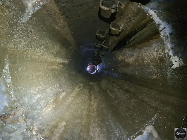 За собою все закрили, то ж поки ми будемо тут лазити ніхто сюди не звалиться