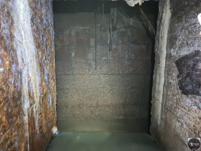 Далі прірва. Вода падає вниз!