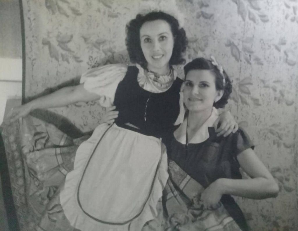 Алла Логошовець з колегою