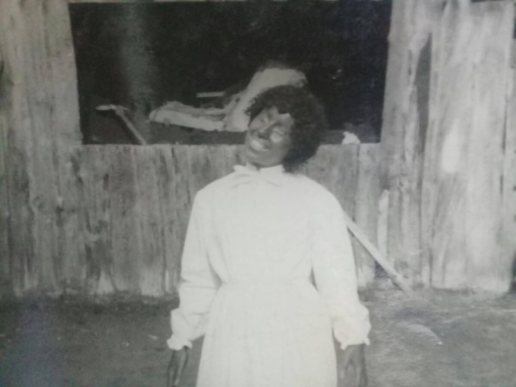 На сцені Алла Логошовець, яку не впізнати