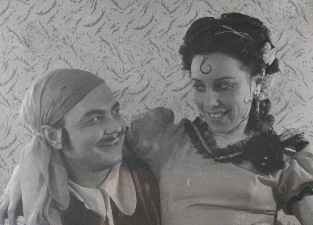 В одній з вистав з партнером