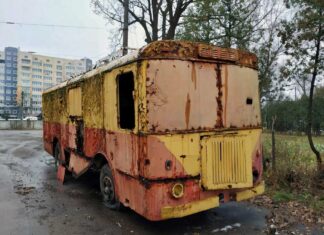 Вантажні тролейбуси: історія створення і роботи у Львові Останній львівський вантажний тролейбус КТГ-1 на території тролейбусного депо. 2018 р. Автор фото – Роман Зарума