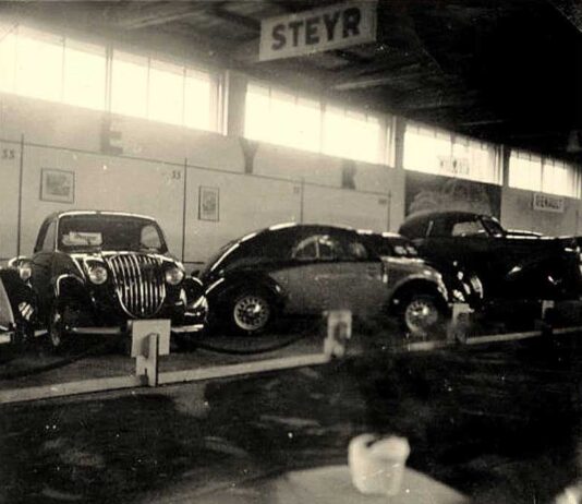 Автомобільний павільйон на Східних Торгах у Львові