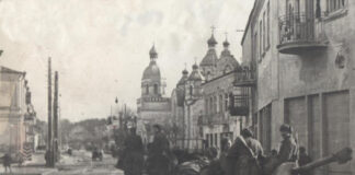 Визволителі на теперішній Соборній у Рівному