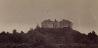 Олеський замок. Фото Едварда Тшемеського, ХІХ ст.