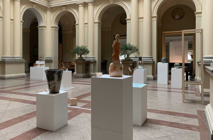 Експозиція творів Романа Петрука