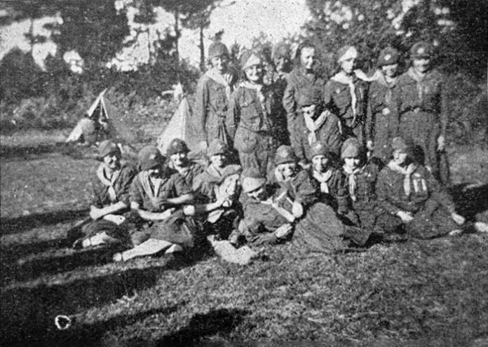 Пластова зустріч в Олександрії, 1927 р. Світлив Арсеній Річинський. Джерело: https://100krokiv.info/2018/11/volodymyr-borovs-kyy-do-istorii-ukrains-koho-plastu-na-volyni/