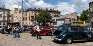 У Львові відбувся Третій Міжнародний ретро-мото-пробіг в ретроодязі