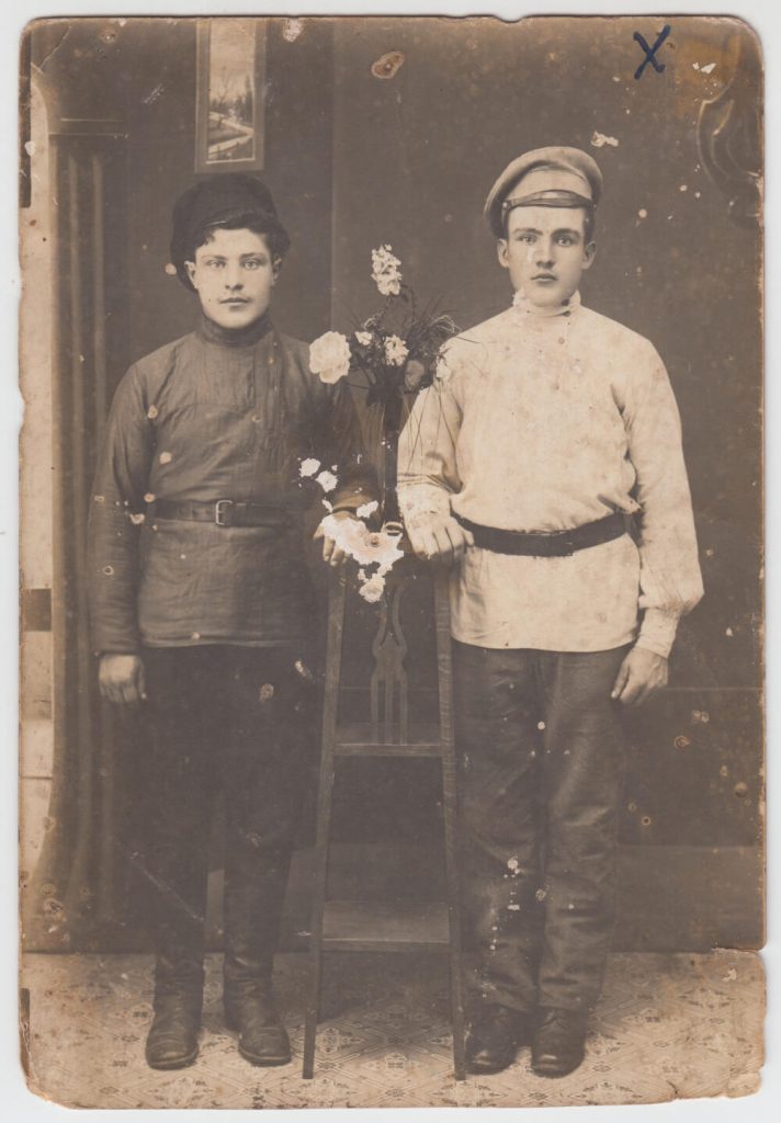 Мельничук Ярема (справа) Семенович, в Криму. Перша світова війна