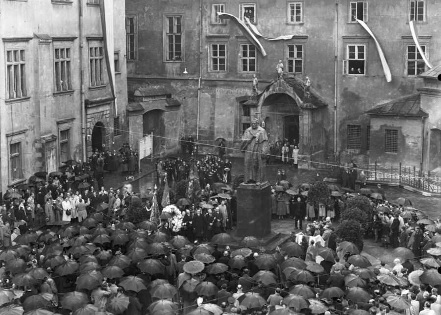 Пам'ятник Юзефу Дітлю у Кракові. Фото з https://krowoderska.pl/