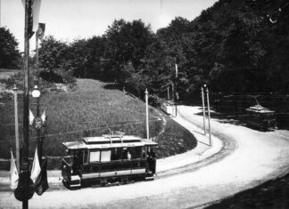 Перші електричні трамваї у Львові на «виставковій» лінії. 1894 р.