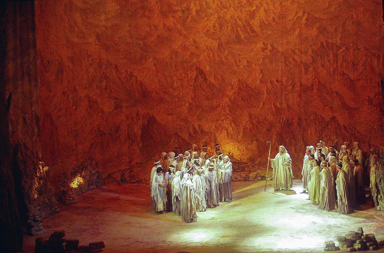 Сценографія до опери М. Скорика. «Мойсей»