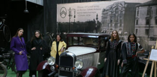 Святкування третьої річниці Львівського музею техніки "Ретро гараж". Світлив Євген Кравс