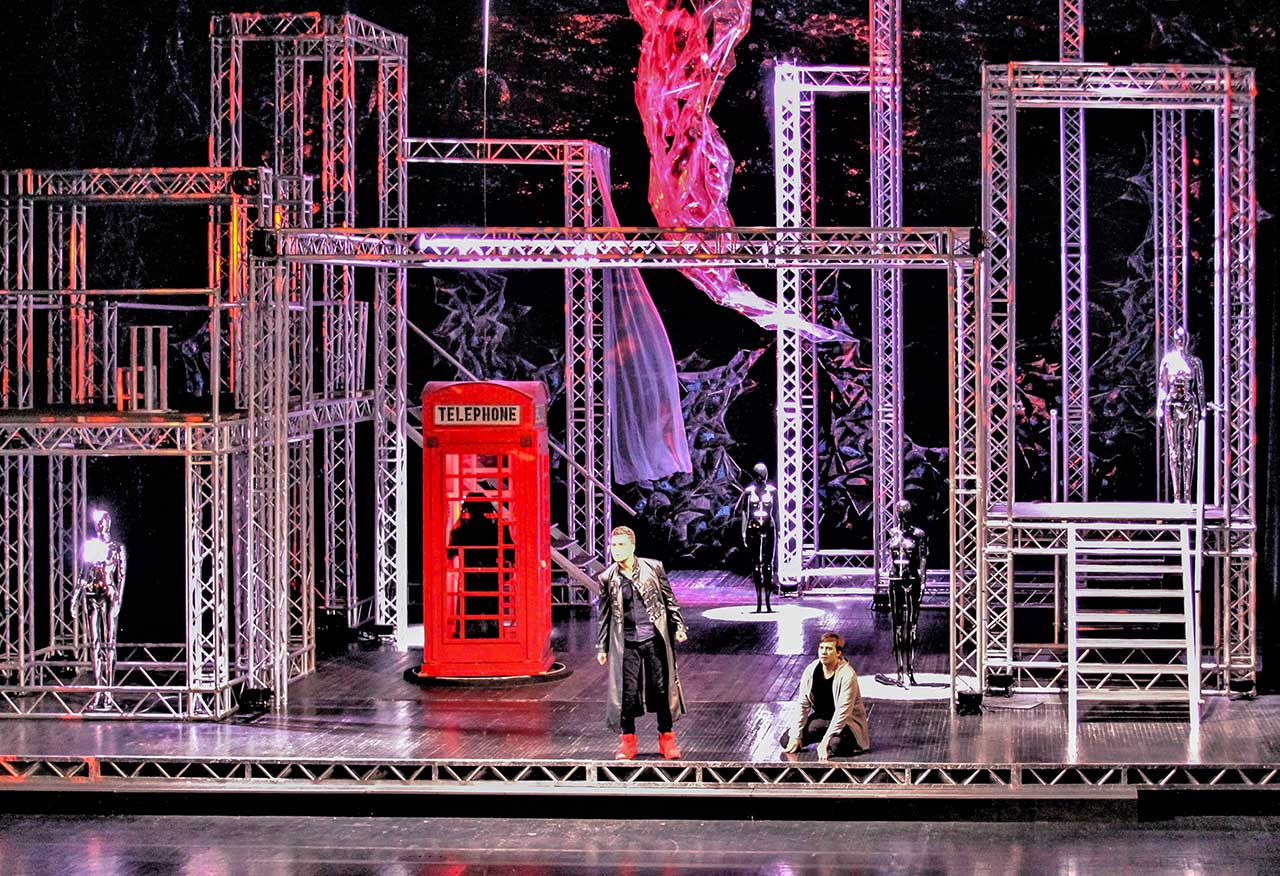 Червоний маркер. Світлив Юрій Ямаш.