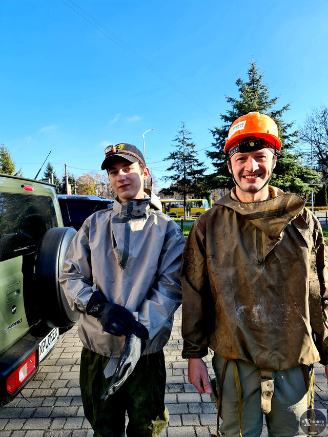 Як змінюється куртка костюму хімзахисту після 13 років досліджень Полтви. Мий не мий, а такою білою вона вже ніколи не буде