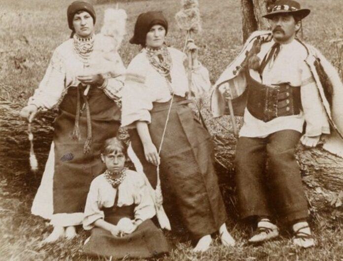 Родина із села Пасічна, Івано-Франківщина Фото: oesta.gv.at