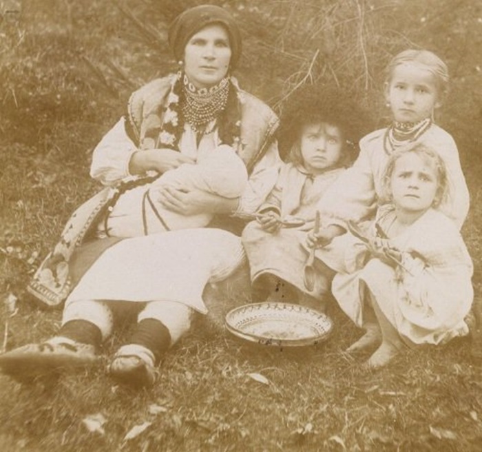 Родина із села Брустури, Івано-Франківщина Фото: oesta.gv.at