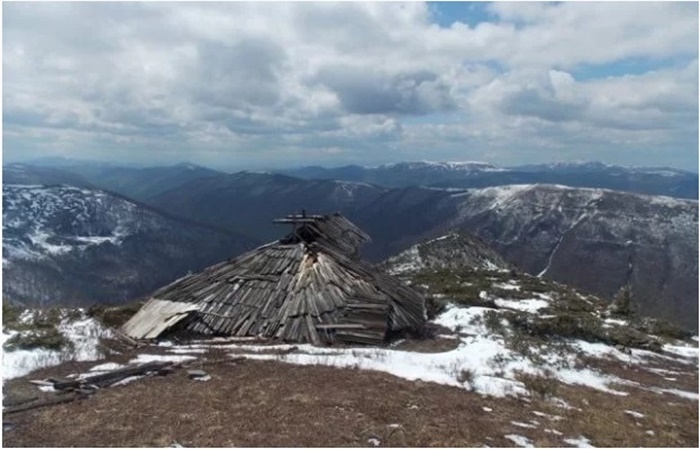 Кoлибa – хaтинa вiвчaрiв нa мaсивi Свидoвeць Рaхiвськoгo рaйoнy