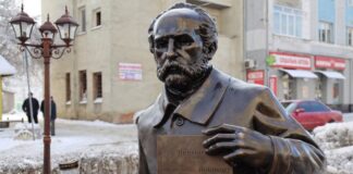 Пам’ятник співвинахіднику гасової лампи Яну Зегу в Бориславі. Фото Бориславської міськради