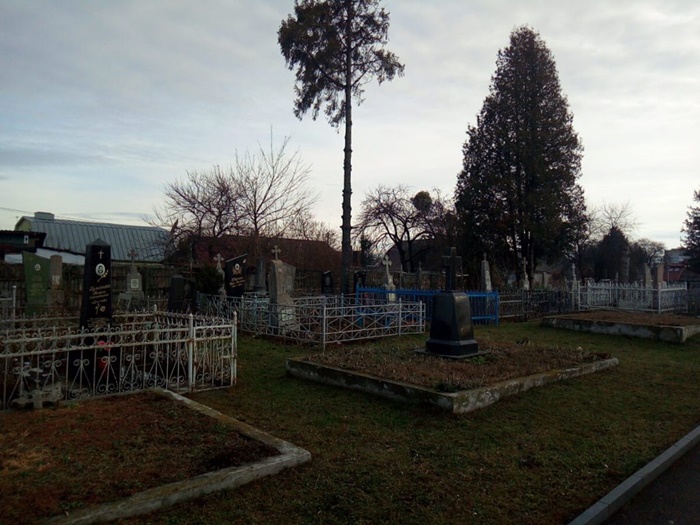 Загальний вигляд братських могил 1800 солдатів-волинян, полеглих у боях під час Першої світової