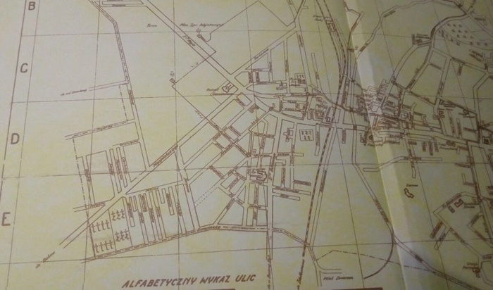 Фрагмент карти-плану Рівного 1938 року. На вулиці Виспянського нанесено цвинтар з двох частин – православної і католицької (у нижньому лівому кутку на фото)