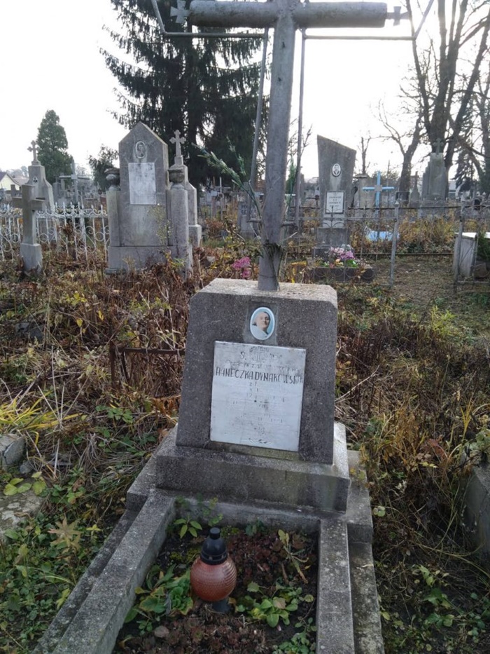 Могила Ханечки Динаковської 