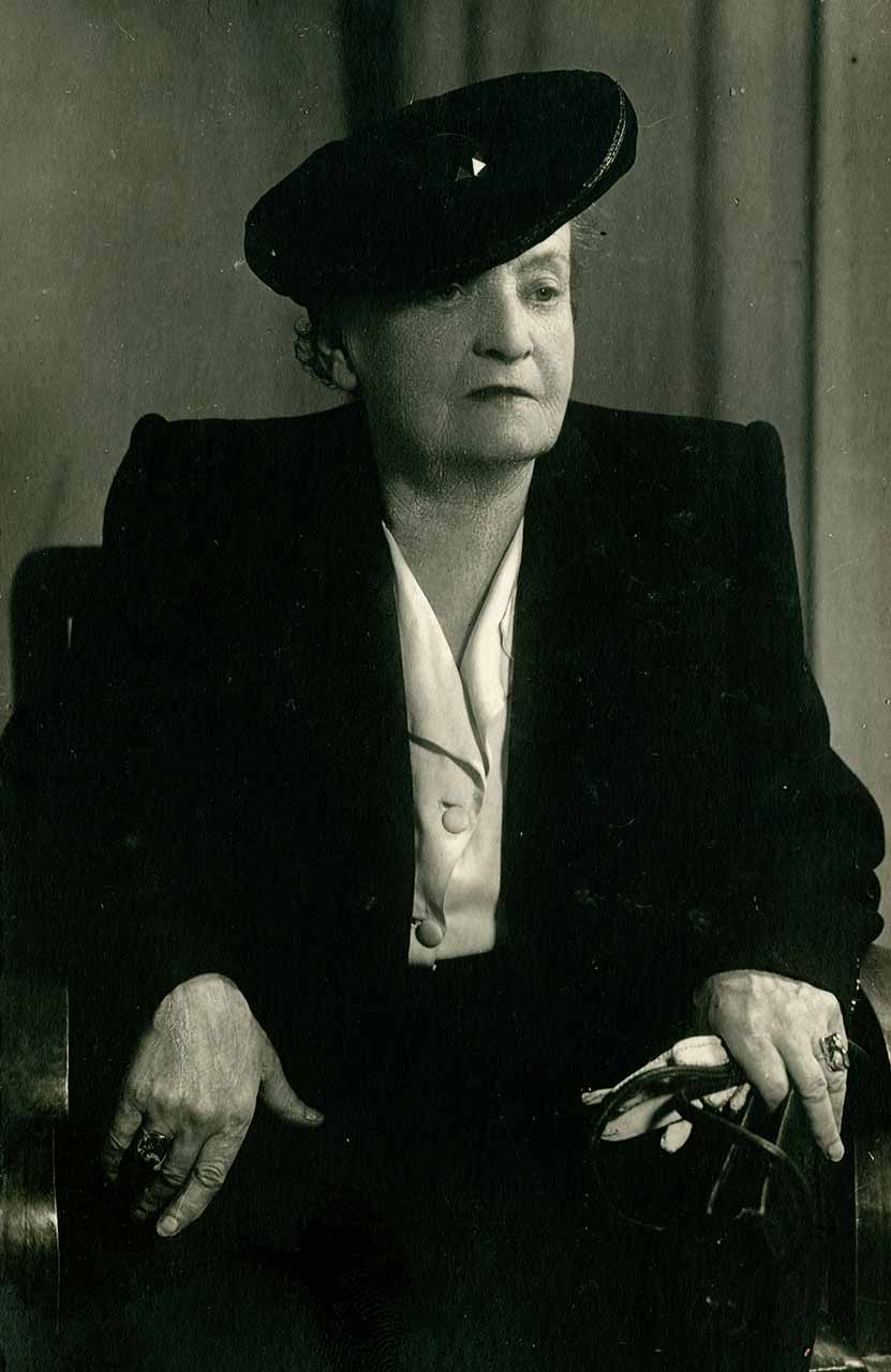 Олена Кульчицька. Фото Романа Барана. 1955р. Коломия