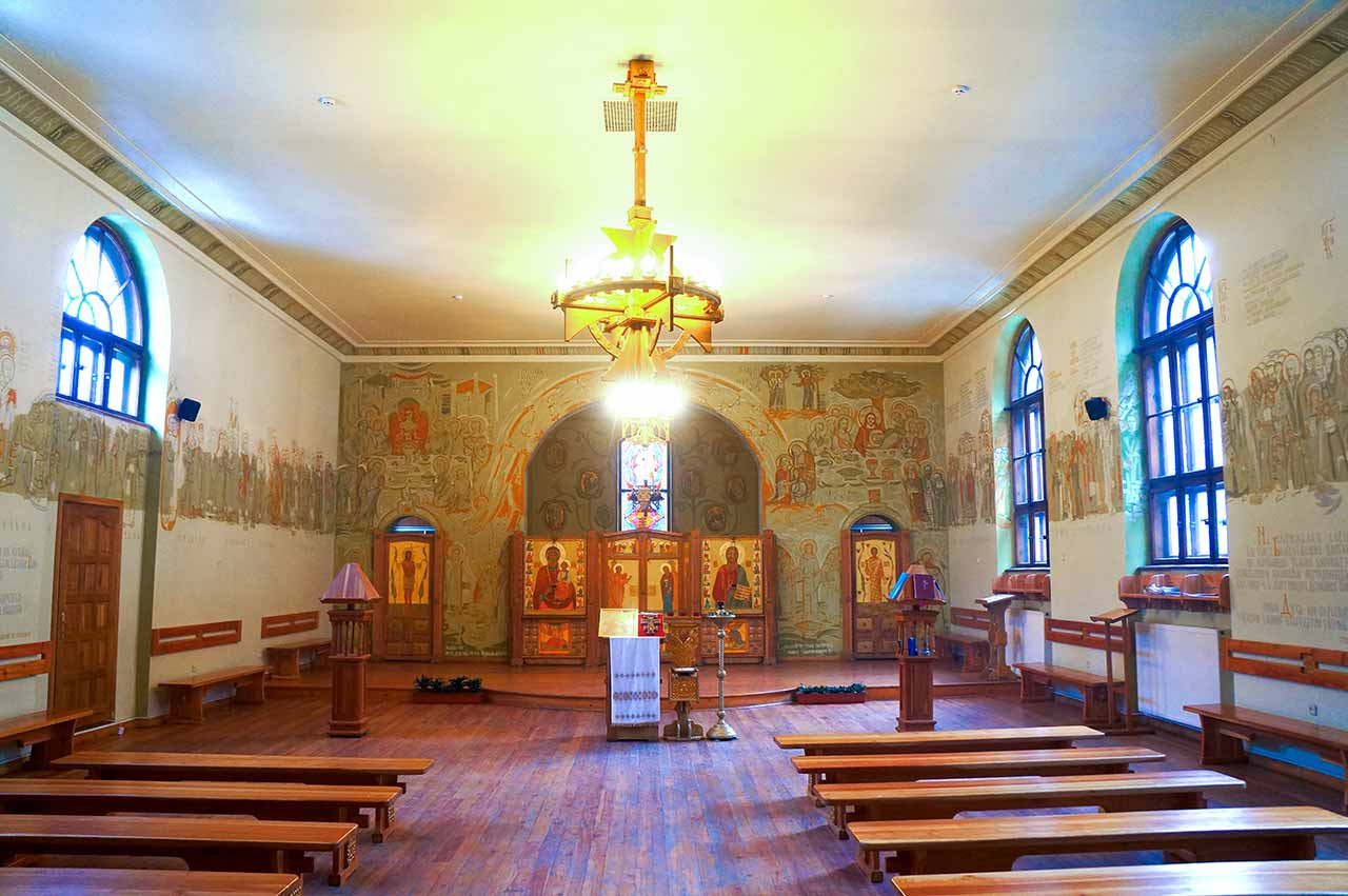 Інтер’єр каплиці Стрітення УКУ. Головний художник Іванка Крип’якевич-Димид. Фото Богдана Зятика