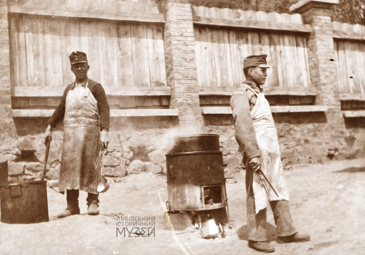 Стрільці-кухарі. Фондова колекція ЛІМ