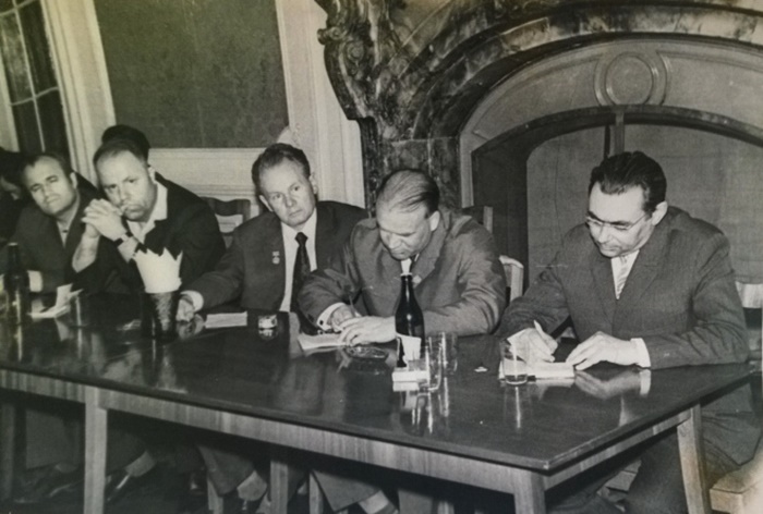 прес-конференція