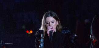 Співачка SOWA