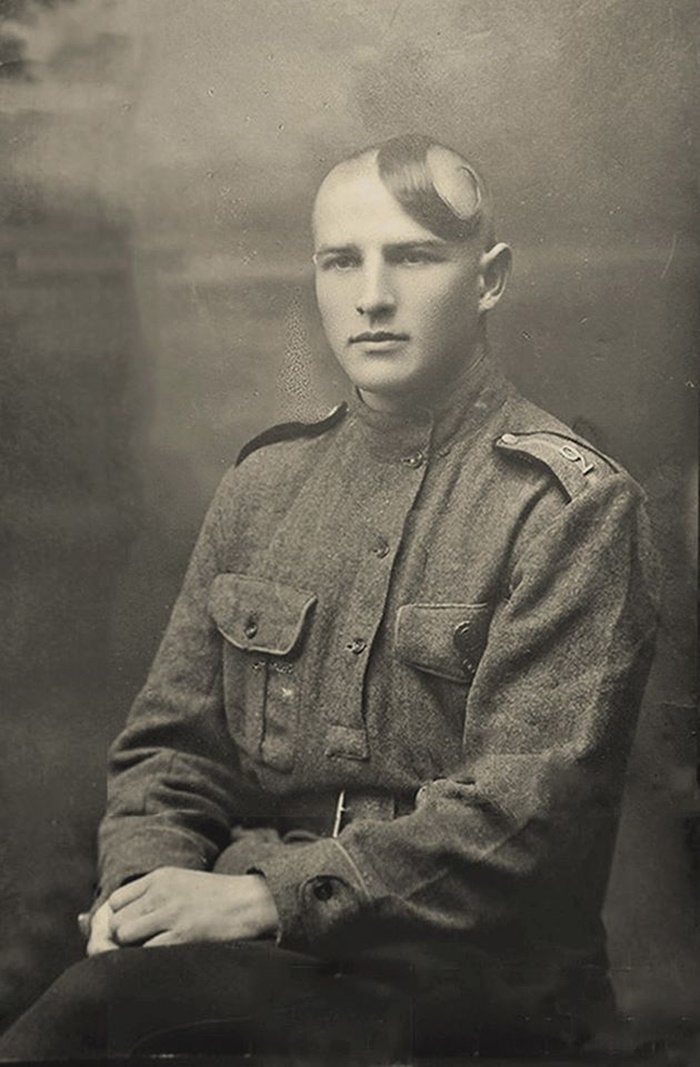 Пластун, хорунжий 2-го полку Запорізької дивізії Володимир Стефанишин 