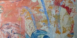 В актовому залі колишнього Польського педагогічного товариства виявили сецесійні розписи. Фото Ірини Гірної